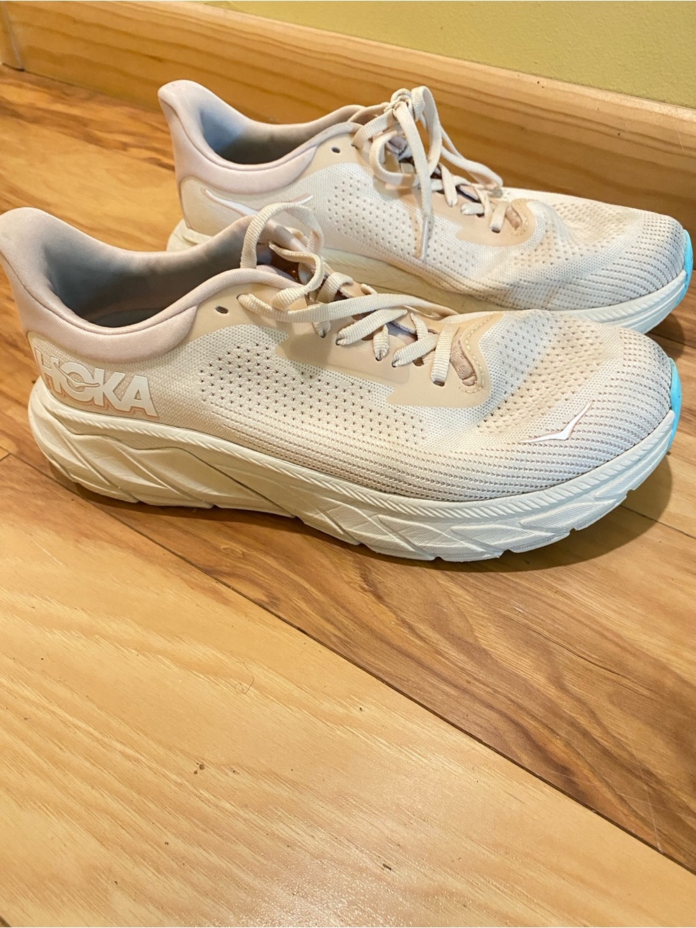 Hoka Arahi 7 Running Shoes Beige Pink 8.5 D